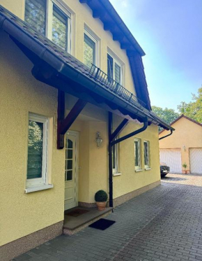 Beautiful Apartment with Sky TV & 24h Check-in